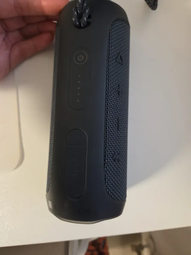 Altavoz JBL Esencial 2