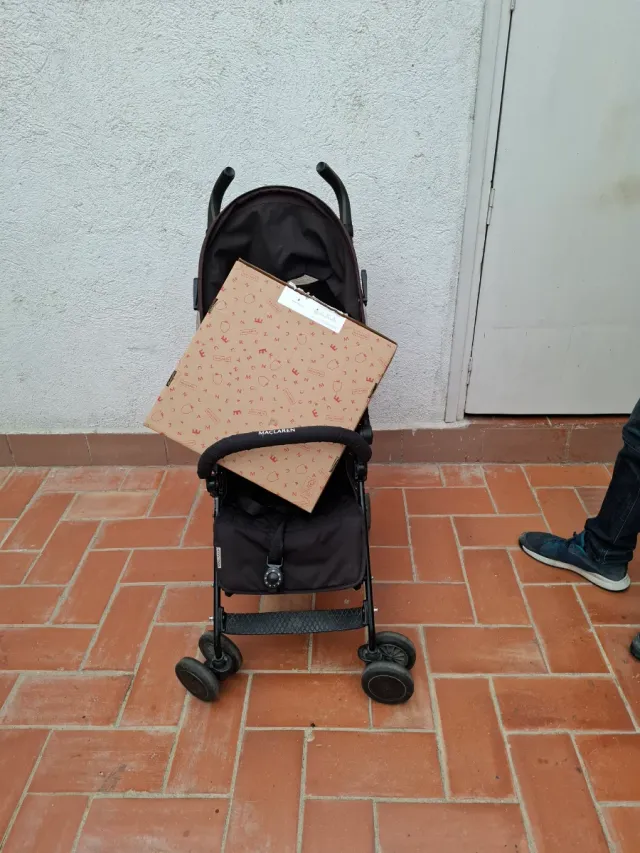 Carro de paseo Maclaren negro