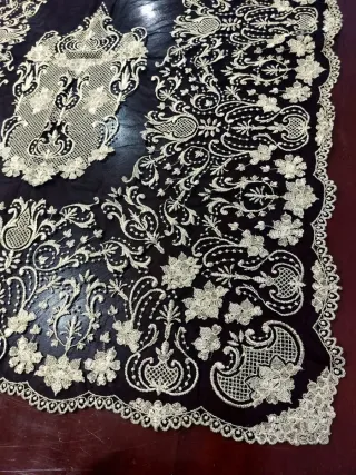 Manteletas Fallera Negras con Bordado Dorado