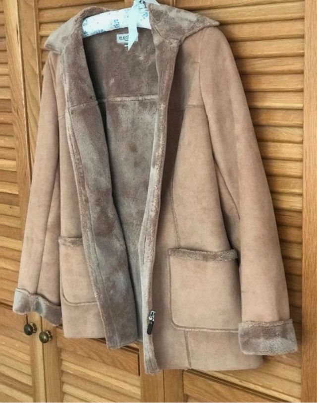 Abrigo marrón chica