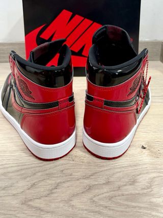 Nike Air Jordan 1 Patent Bred - Talla 44 EU