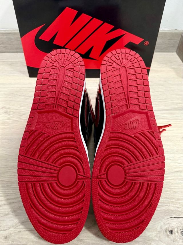 Nike Air Jordan 1 Patent Bred - Talla 44 EU