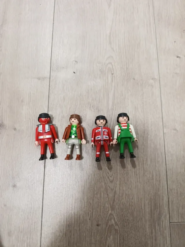 Lote 4 Figure Playmobil