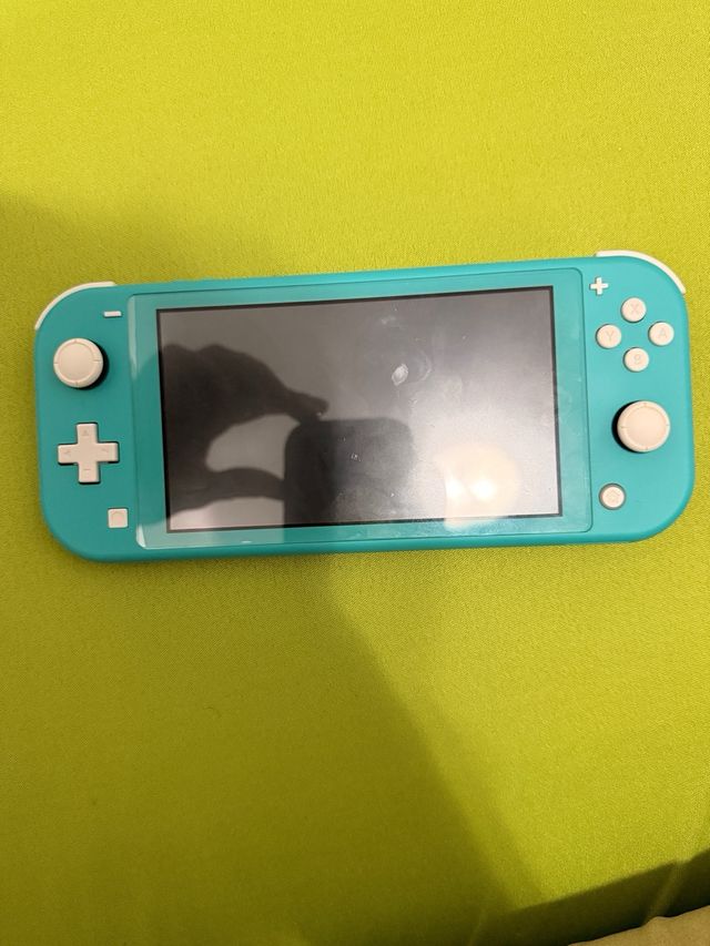 Nintendo Switch Lite + 3 giochi