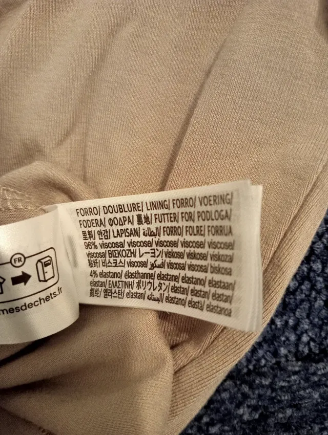 Top beige manga larga escote cuadrado