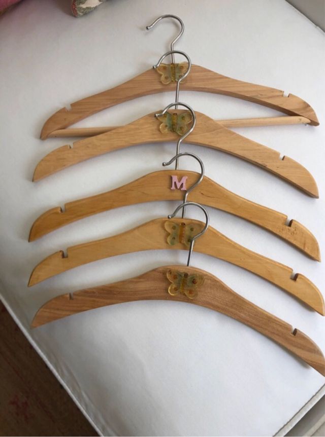 Gancho de madeira infantil borboleta