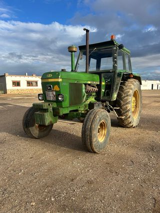 Tractor John Deere 3140 ITV al día