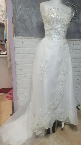 Vestido de Novia Blanco con Encaje y Lentejuelas