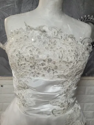 Vestido de Novia Blanco con Encaje y Lentejuelas