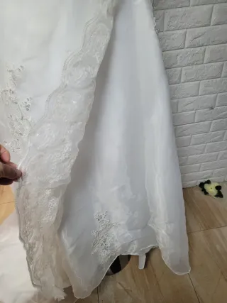 Vestido de Novia Blanco con Encaje y Lentejuelas