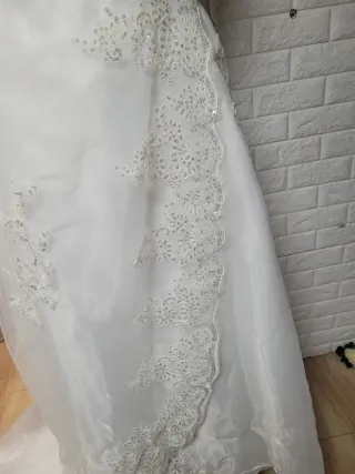Vestido de Novia Blanco con Encaje y Lentejuelas