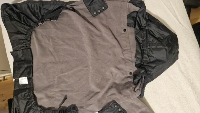 Funda impermeable Ergobaby para mochila portabebés