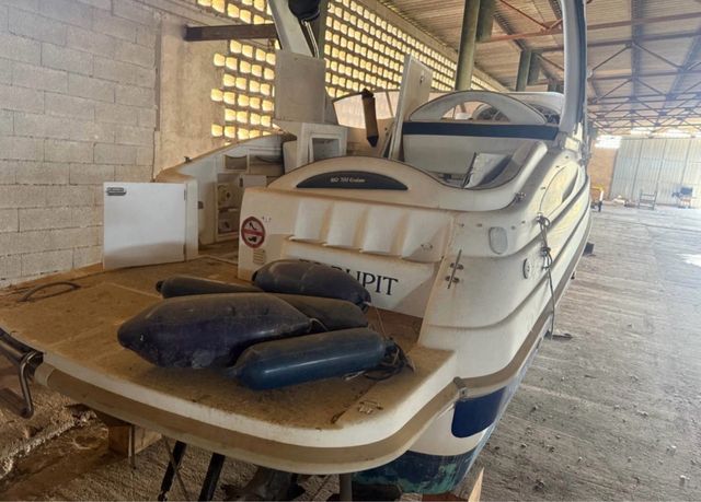 Barco Río 700 Cruiser averiado