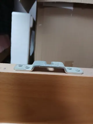 Puerta corredera de madera con 4 cristales