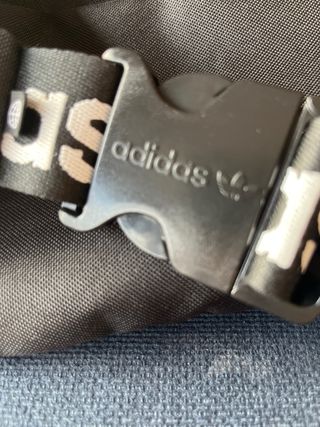 Riñonera Adidas Negra Logo Blanco