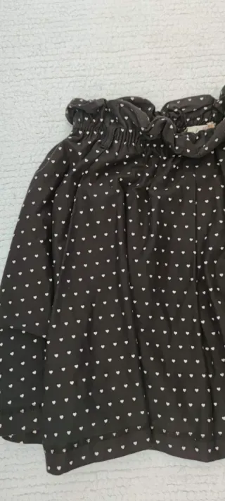 Falda marrón con corazones beige