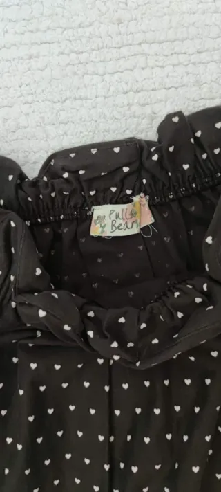 Falda marrón con corazones beige