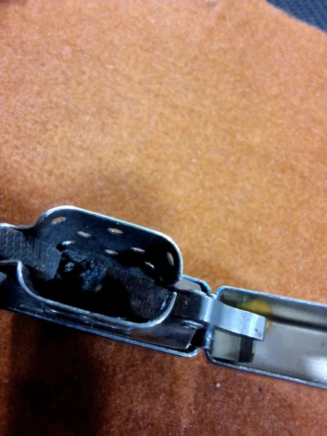 Encendedor Zippo Negro fibra carbono 21