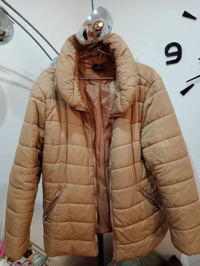 Chaqueta acolchada mujer beige