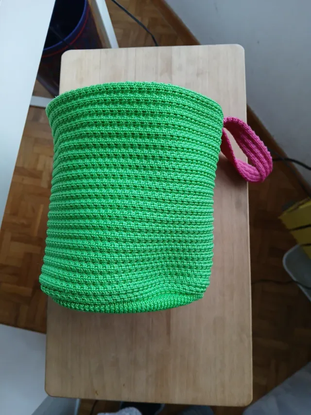 Bolsa organizadora tejida 20cm prof. 15cm diam.