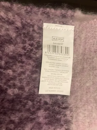 Bufanda a cuadros morada y gris