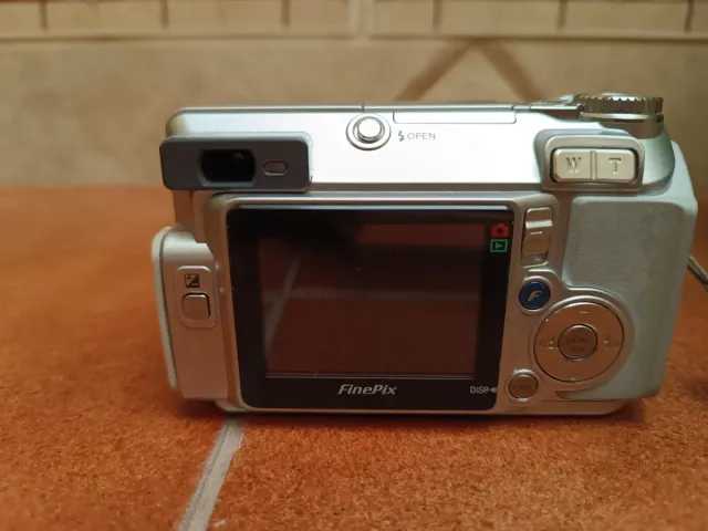 Cámara Fujifilm Digital E550