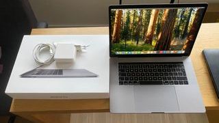 MacBook Pro 15” i9 32GB RAM 1TB SSD