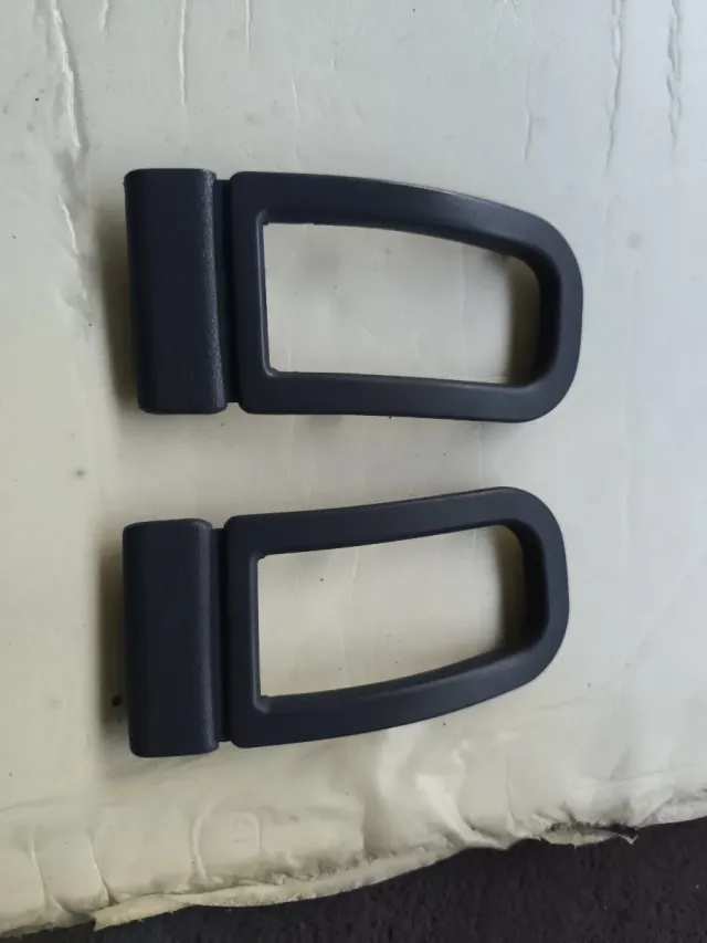 Marcos tirador puerta delanteros