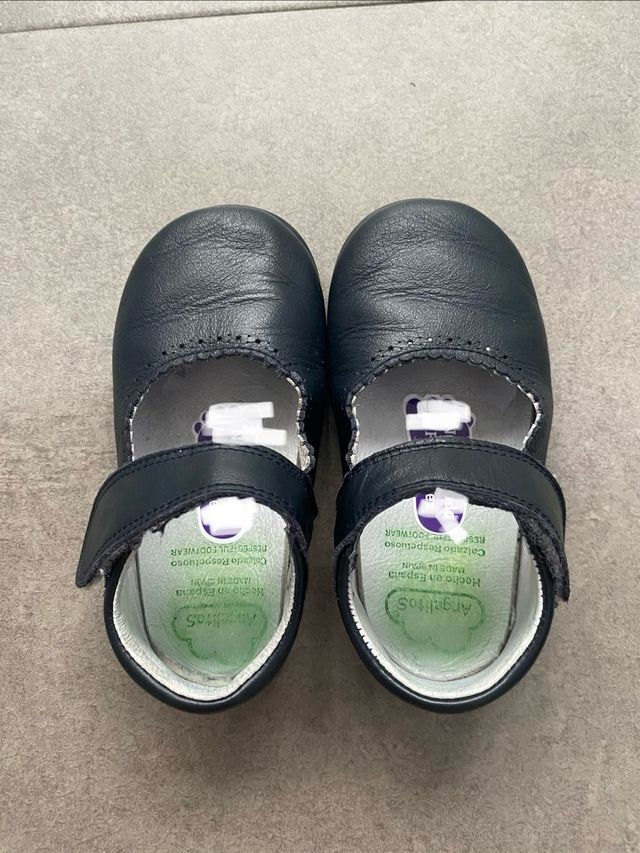 Merceditas respetuosas azul marino T25