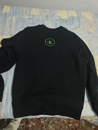 Sudadera Calvin Klein Negra Logo Verde
