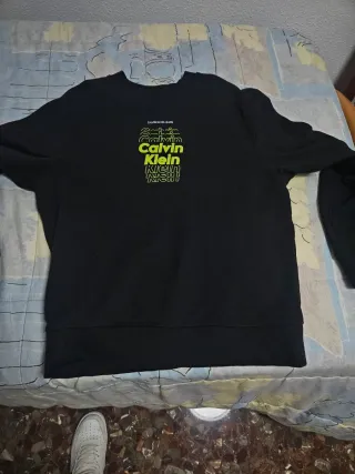 Sudadera Calvin Klein Negra Logo Verde