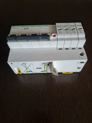 Interruptor Automático Schneider Electric C20