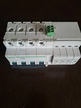 Interruptor Automático Schneider Electric C20