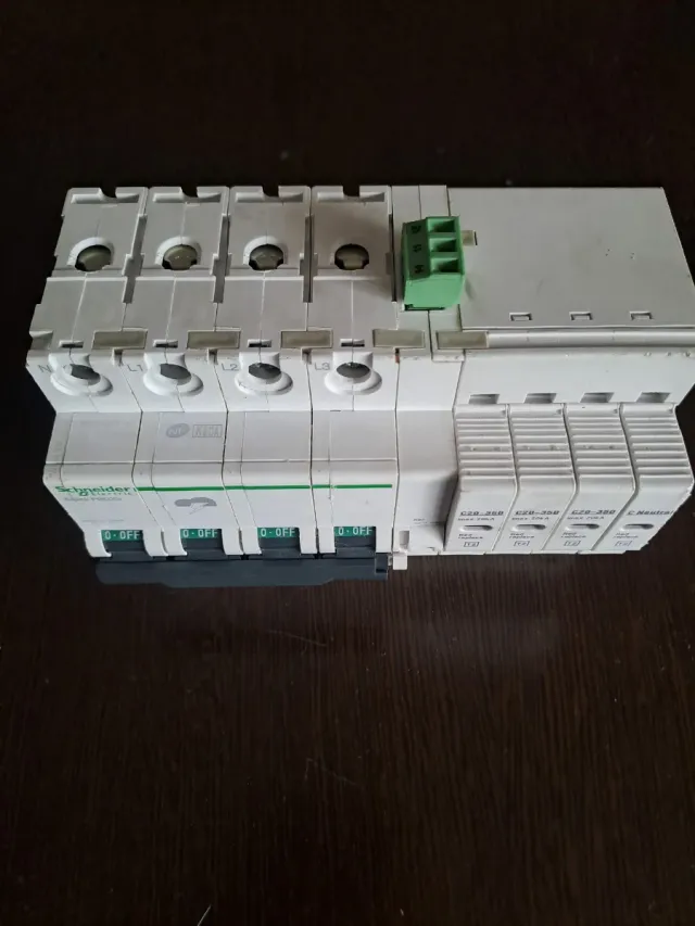 Interruptor Automático Schneider Electric C20