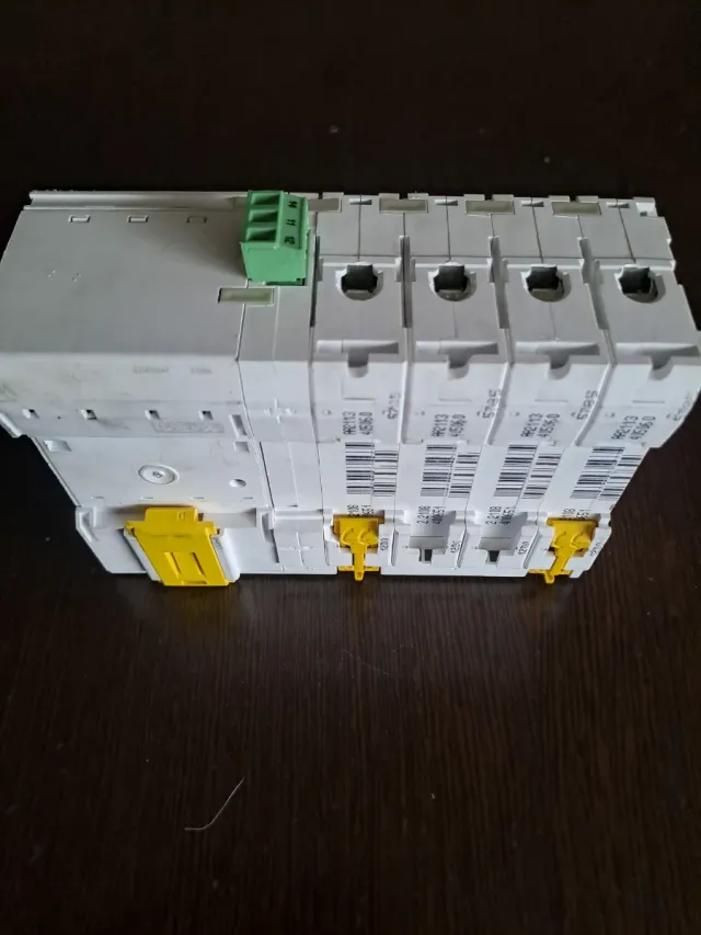 Interruptor Automático Schneider Electric C20