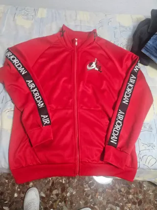 Chaqueta Jordan Roja Nueva