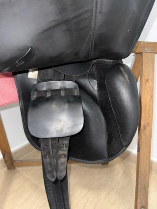 Montura Inglesa Seminueva - 17” pulgadas.