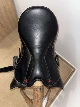 Montura Inglesa Seminueva - 17” pulgadas.