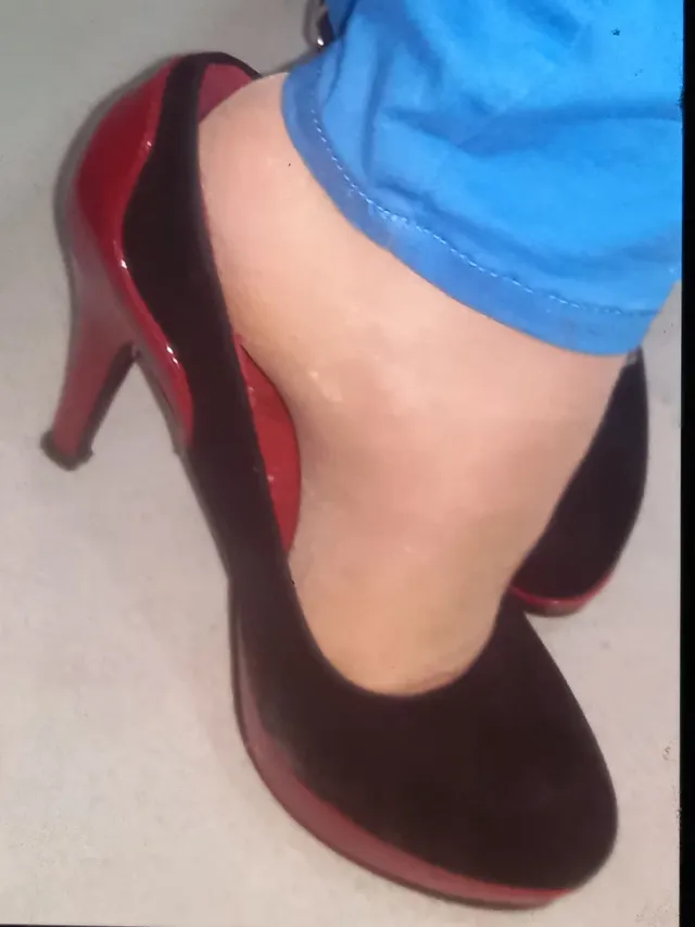Tacchi neri e rossi taglia 38