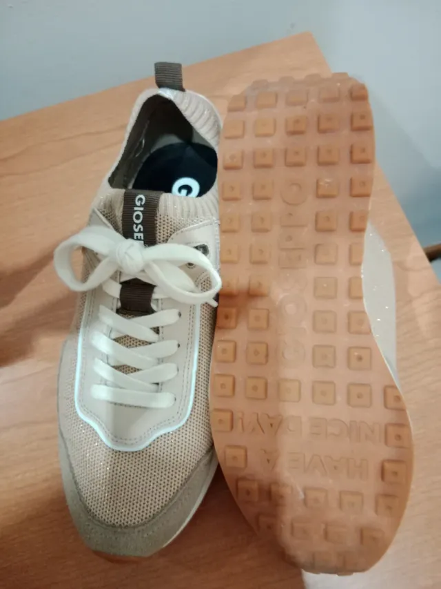 Zapatillas Gioseppo Mujer Beige