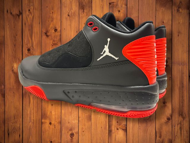 Jordan Max Aura 2 Black Red Trainers