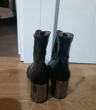 Botines piel negros tacón plateado