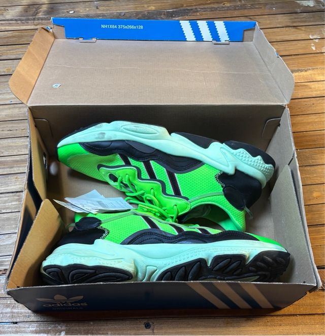 Zapatillas Adidas Ozweego Verde y Negro