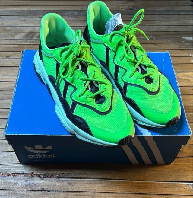 Zapatillas Adidas Ozweego Verde y Negro
