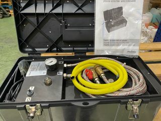 Máquina carga y control presión suelo radiante