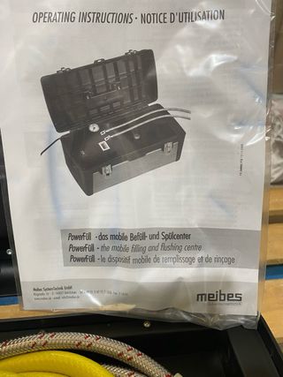 Máquina carga y control presión suelo radiante