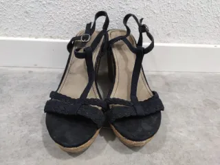Sandalias de cuña negras mujer