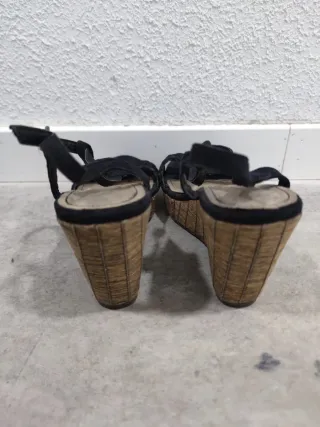 Sandalias de cuña negras mujer