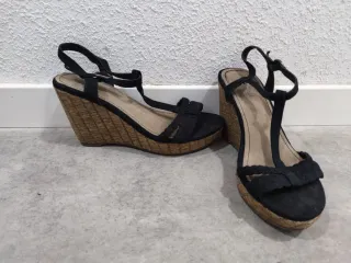 Sandalias de cuña negras mujer