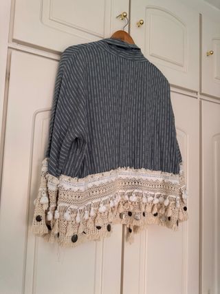 Chaqueta Boho Rayas con Flecos